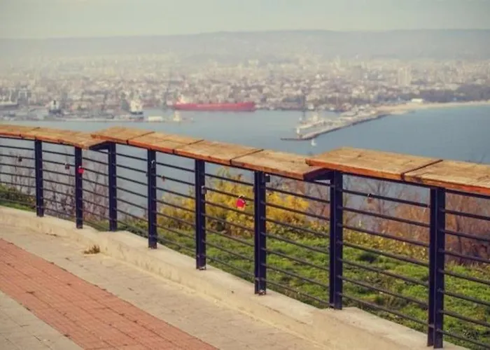 Ssenyange 招待所 瓦爾納