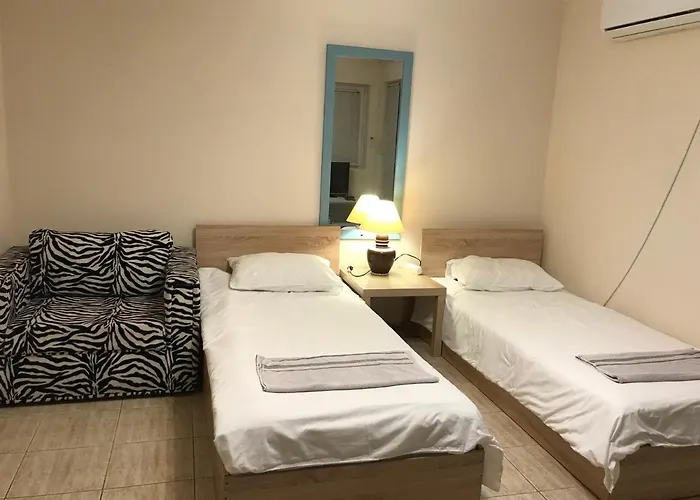 招待所 Ssenyange 3*